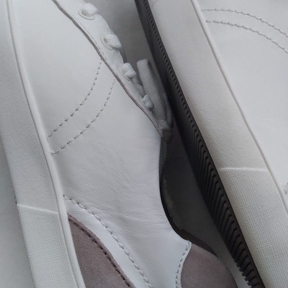 Naturalizer Morrison leather fashion white sneakers, 10 wide, good condition - Picture 10 of 16